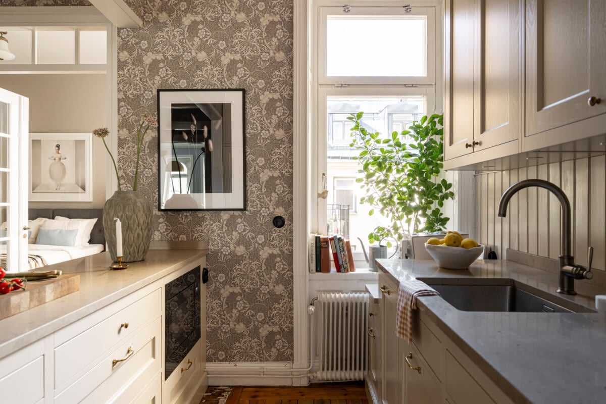 Wallpapers and Blue Tones in a Cozy Turn-of-the-Century Home 9 light kitchen floral wallpaper
