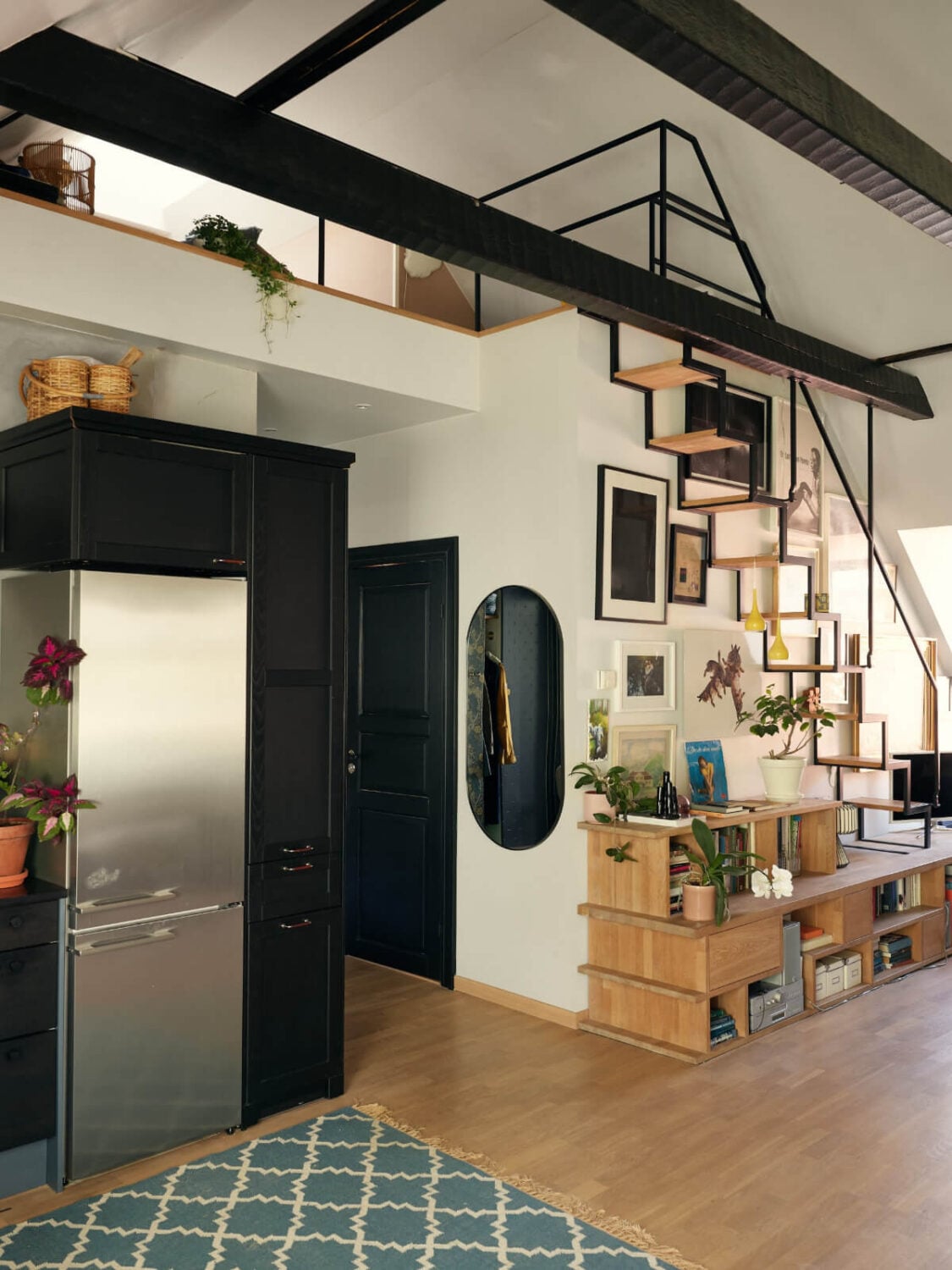 A Stunning Top-Floor Apartment with High Ceilings in a Former Church 12 loft apartment high ceilings A Stunning Top-Floor Apartment with High Ceilings in a Former Church