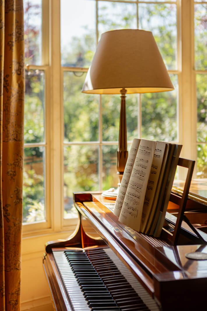 A Carefully Restored Georgian Townhouse in East London 3 piano detail