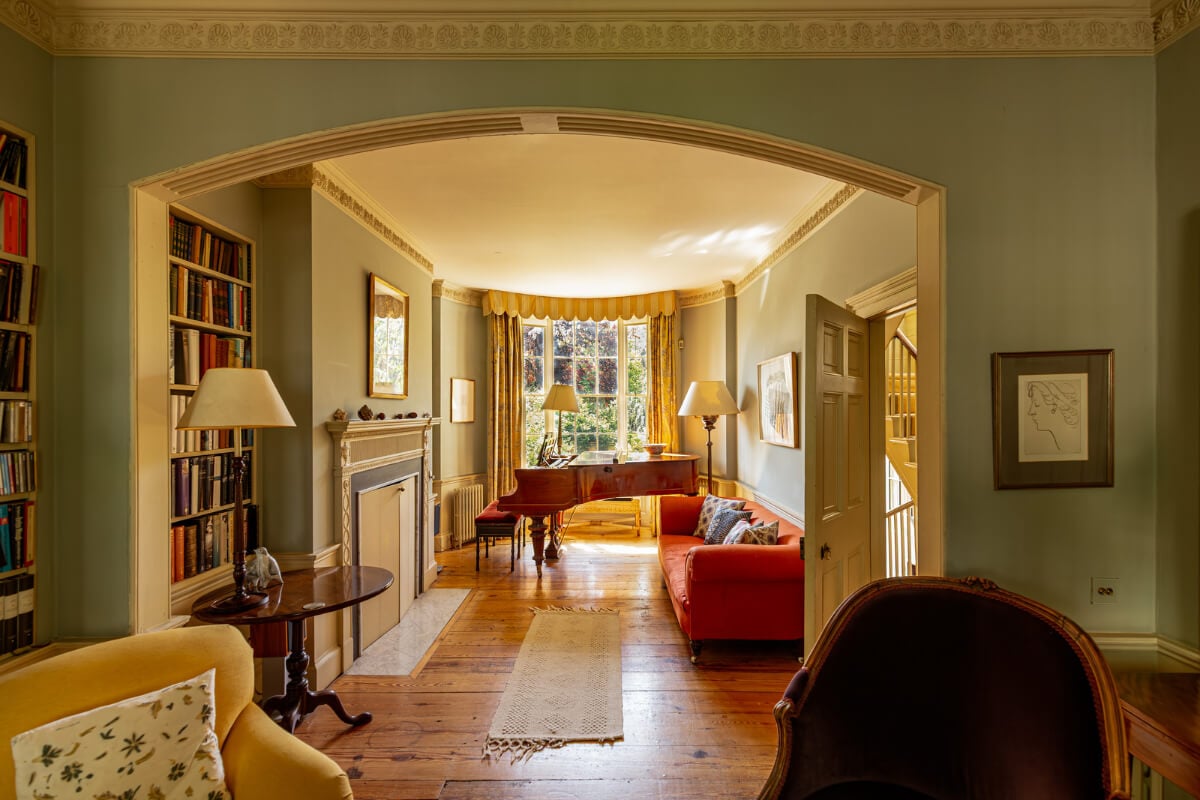 A Carefully Restored Georgian Townhouse in East London 1 rounded bay living room