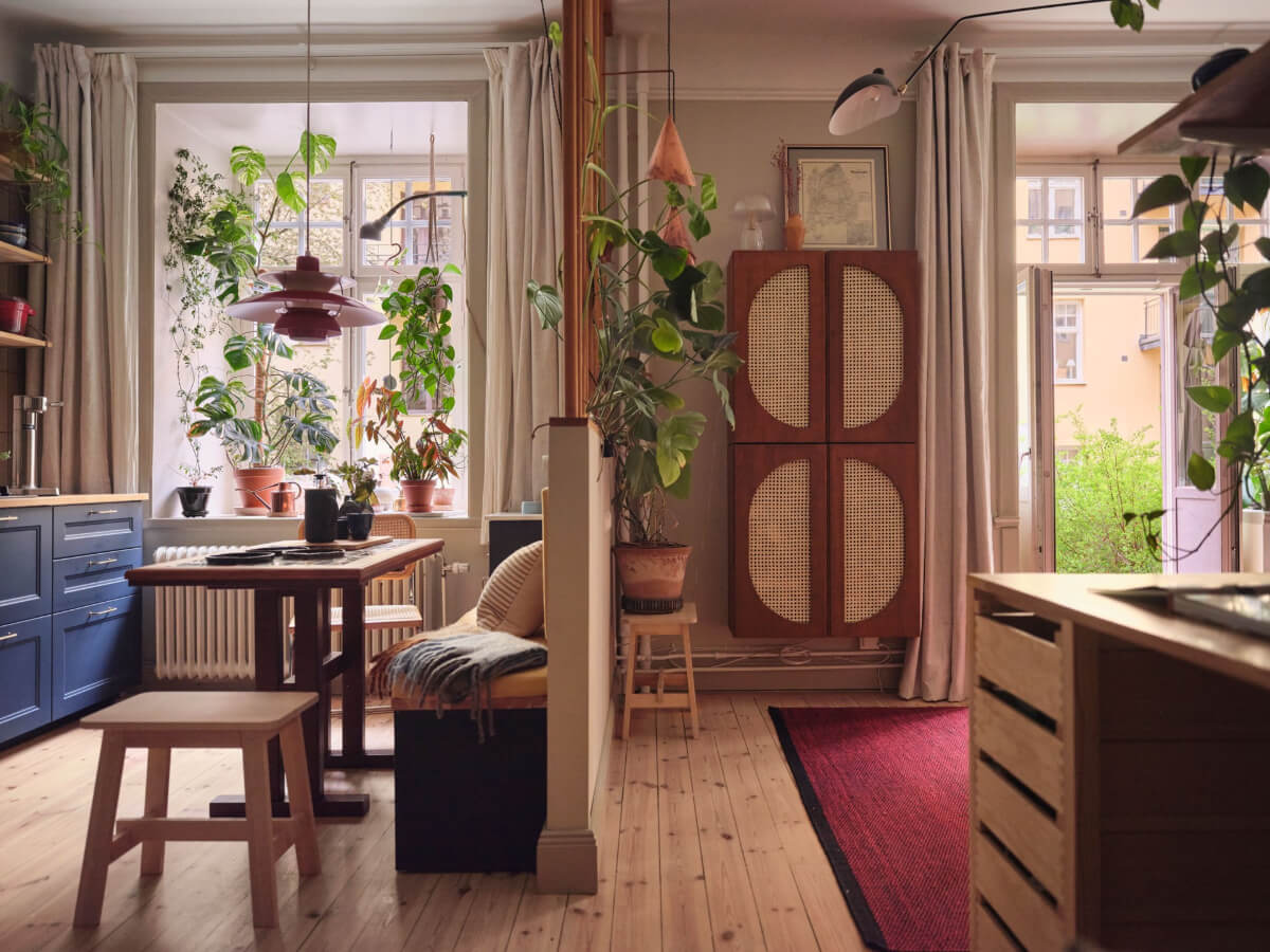 A Fantastic Small Art Nouveau Apartment in Stockholm 1 semi-open room divider living room kitchen