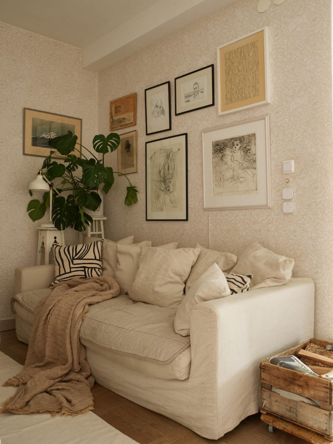 Wallpapers and a Midcentury-Style Kitchen in a 1930s Apartment 3 sofa wallpapered walls