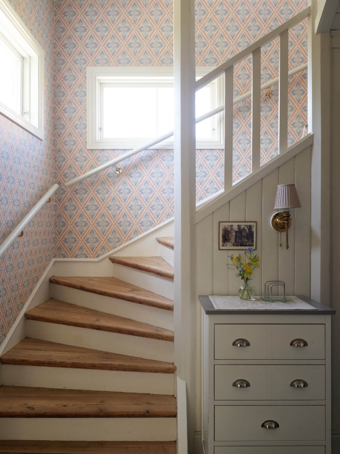 Light-Filled Rooms and Wallpapers in a Swedish Country House 15 staircase wallpaper