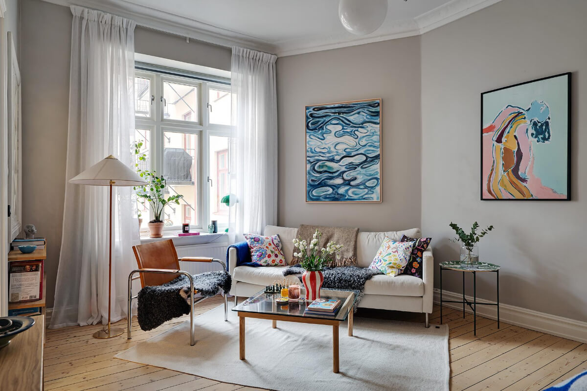 Classic Elements in a Charming Swedish Studio Apartment 4 studio apartment blue color accents