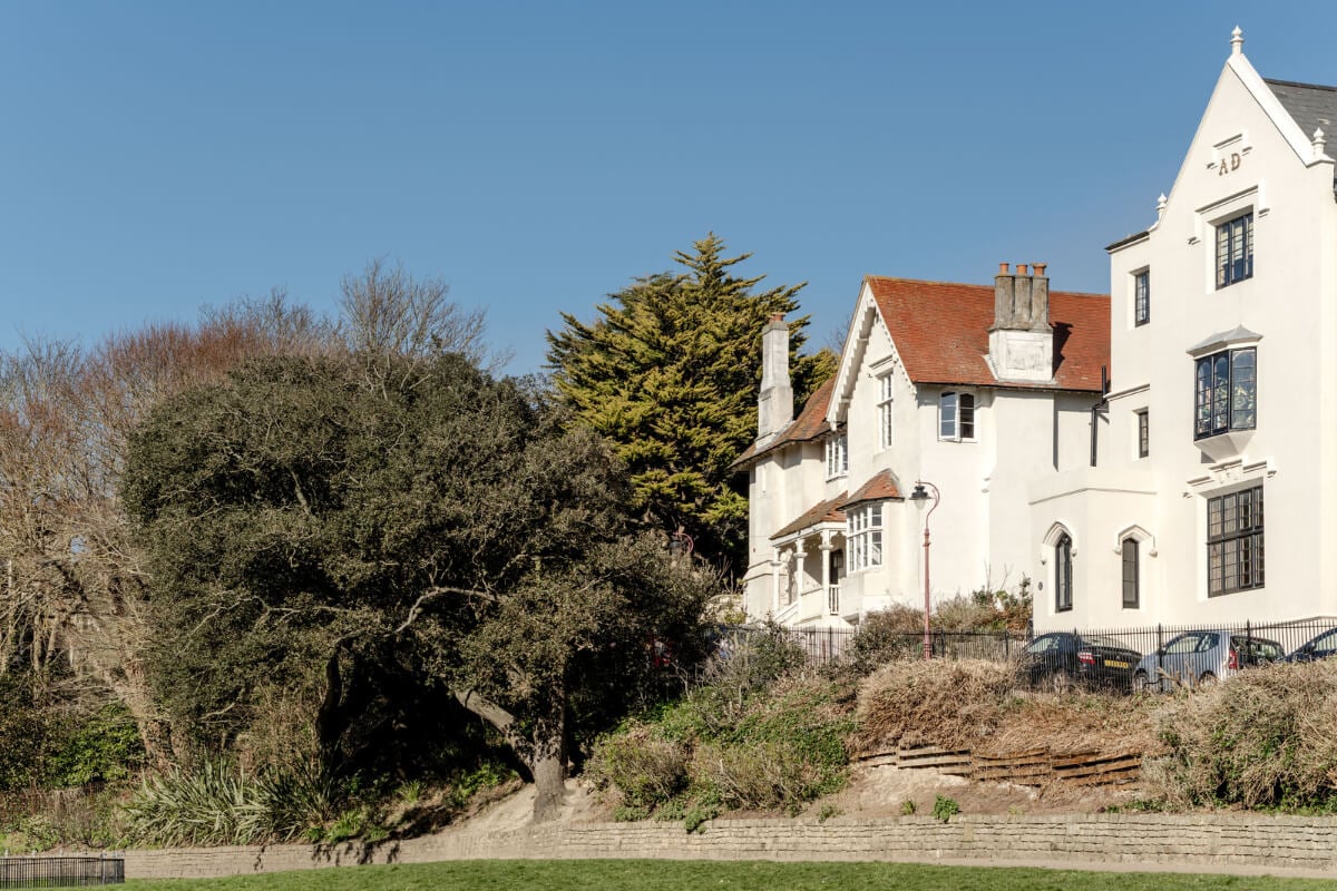 Grand, Light-Filled Spaces in a Gothic-Style English Coastal Home 36 white english house st leonards on sea