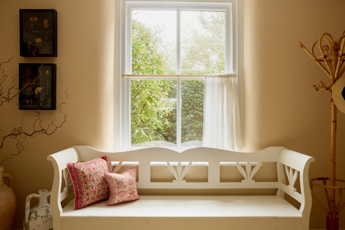 Natural Colors and Materials in a Beautiful Arts and Crafts House 9 window seat