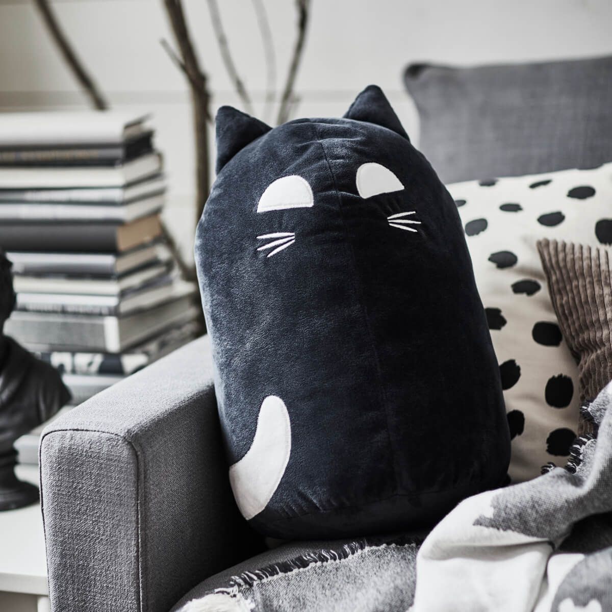 3 New IKEA Fall Collections for Food Preserving, Halloween, and Table Settings 39 IKEA_KUSTFYR_cushion