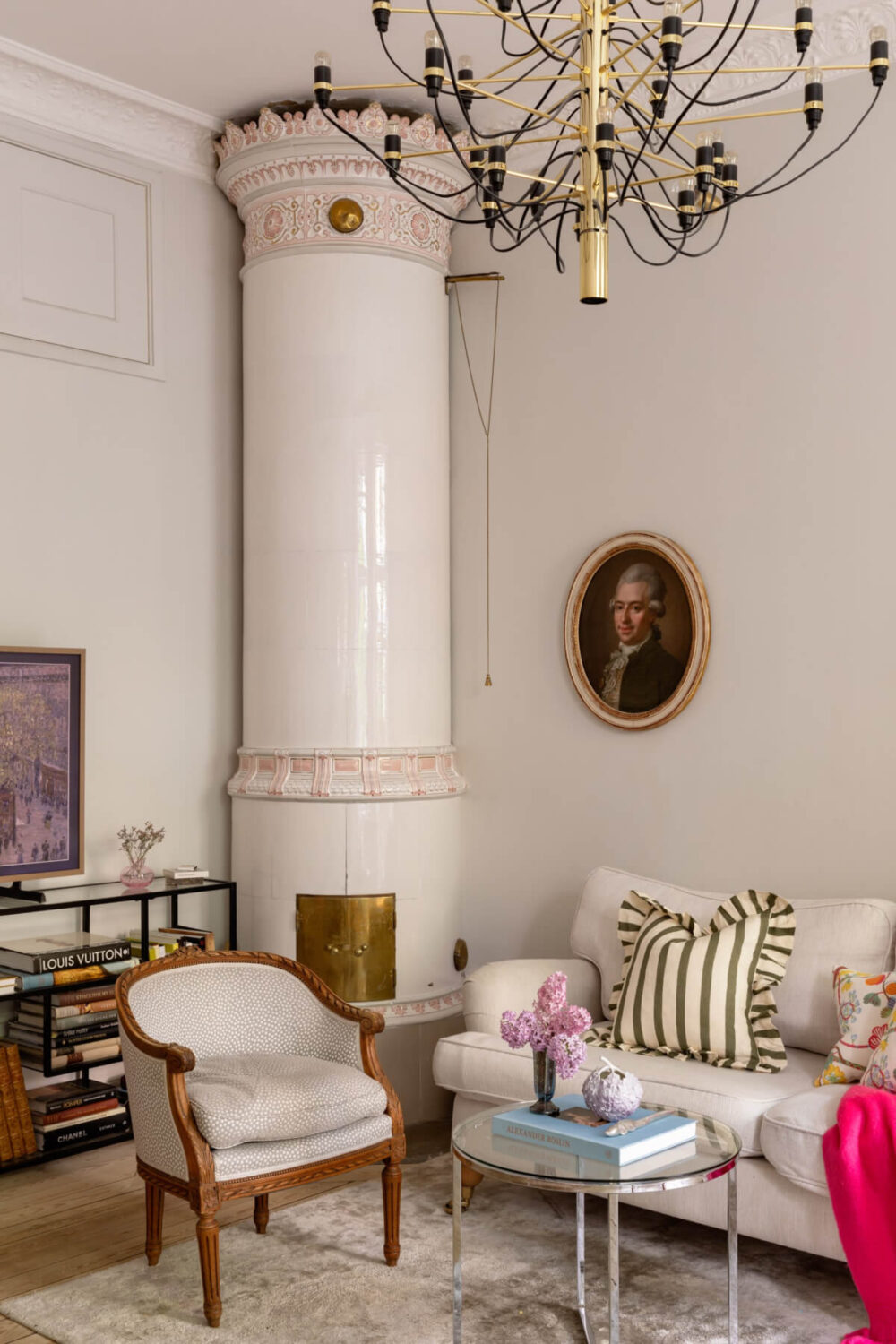 A Classic Late 19th-Century Apartment with a Private Courtyard Terrace 8 antique painting