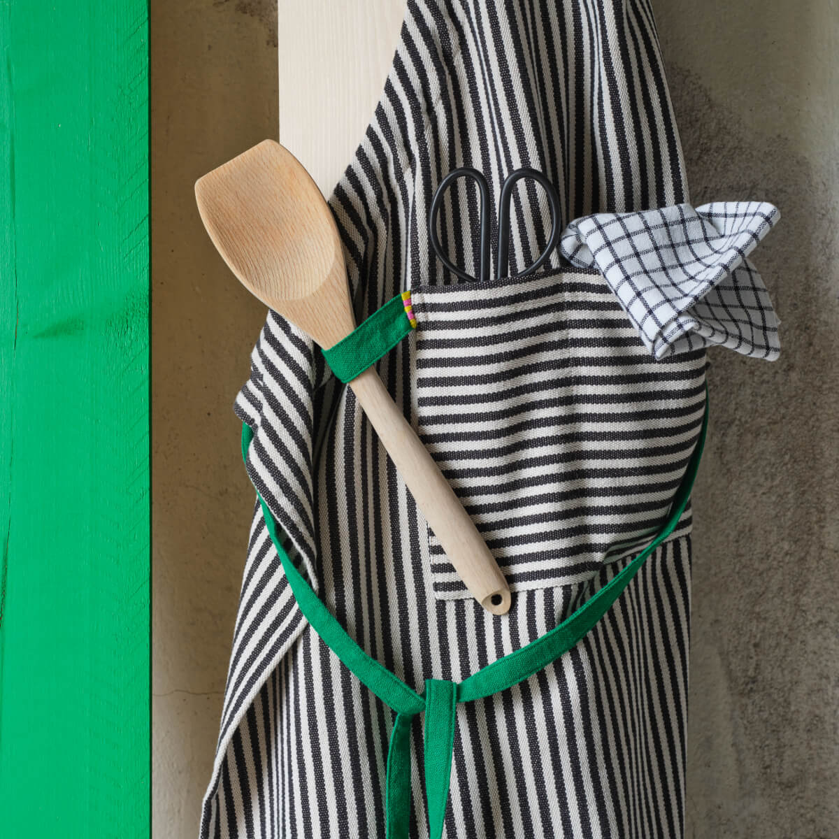IKEA MÄVINN Edition 3: Handcrafted Decor Made From Natural Materials 19 apron-detail-ikea-mavinn-collection-part-3-nordroom.jpg