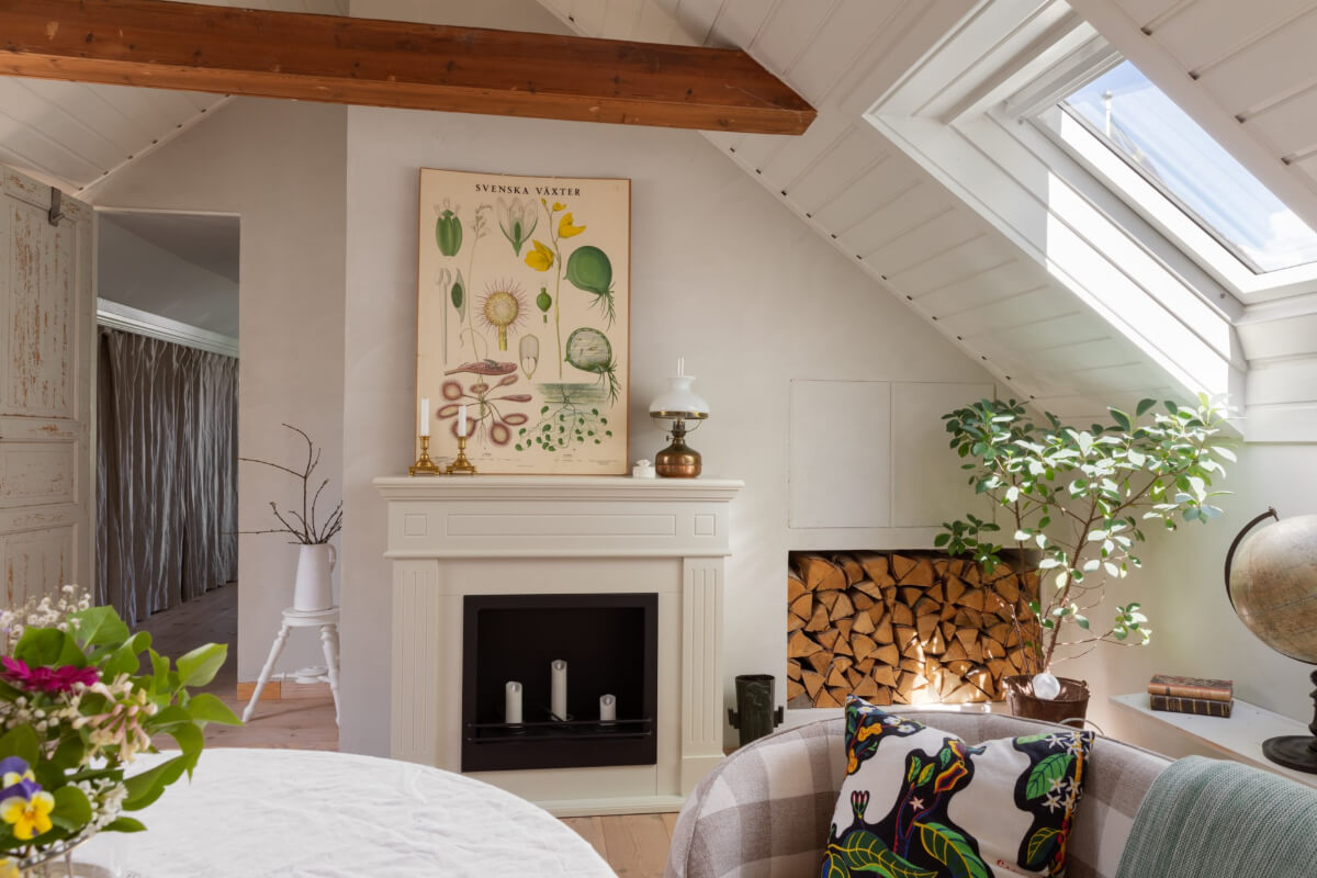 An Idyllic 18th Century Cottage with a Charming Garden 29 attic liivng room wooden beams