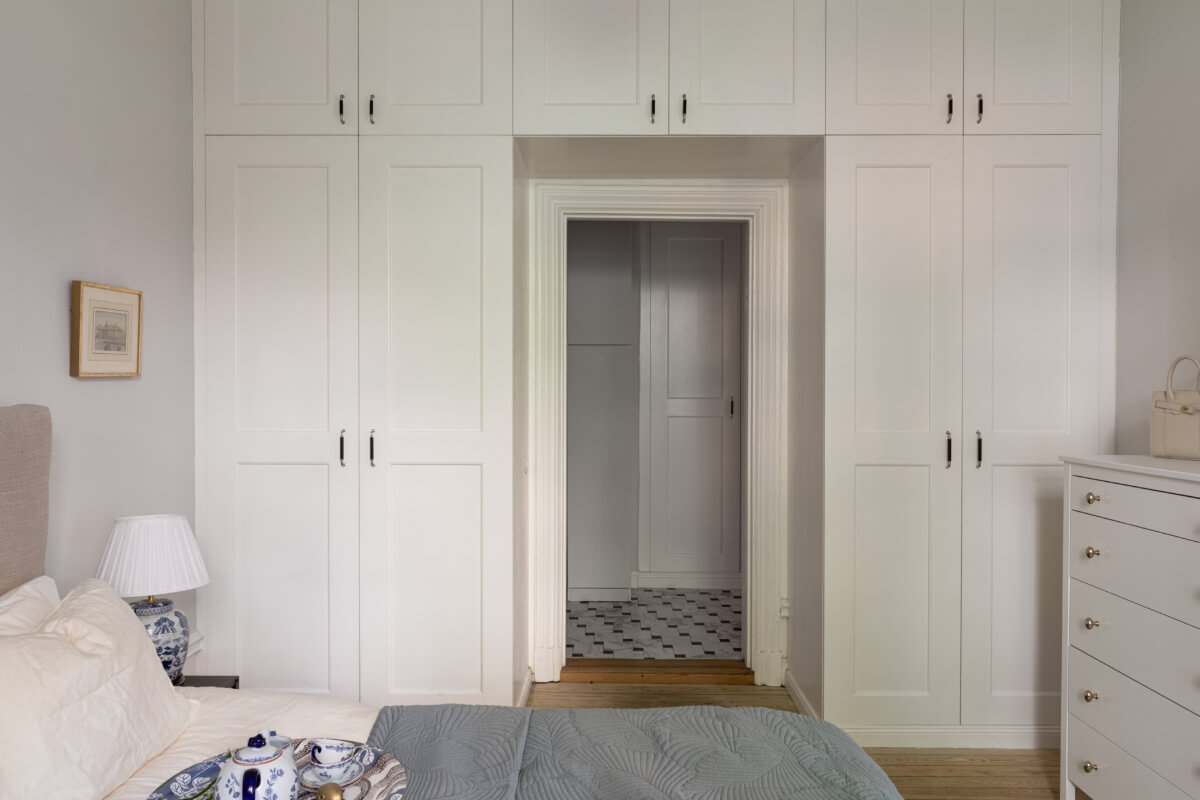 A Classic Late 19th-Century Apartment with a Private Courtyard Terrace 16 bedroom built-in wardrobes