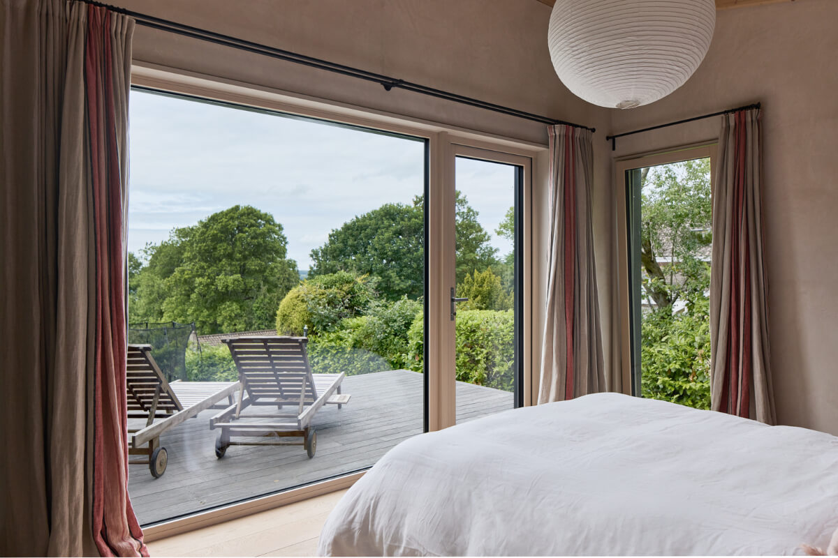 A Modern Bungalow with a Terrazzo Kitchen and Magnificent Views 12 bedroom terrace