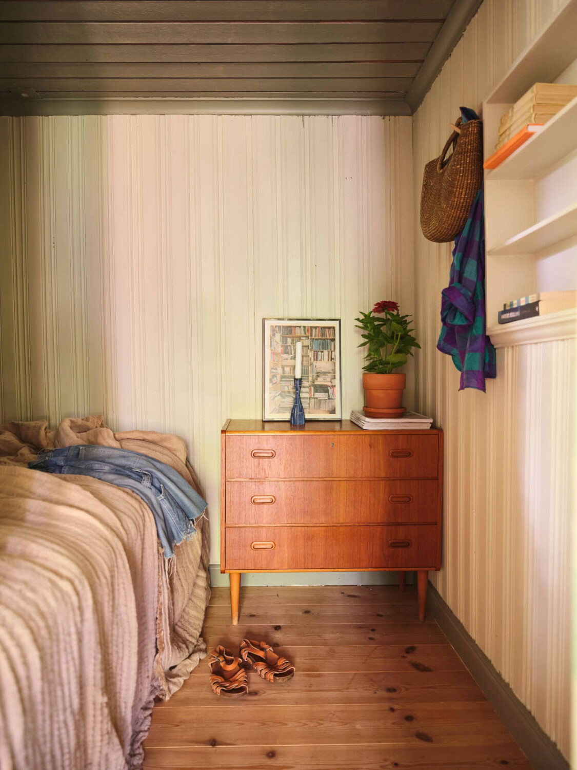 A Charming, Extended 19th-Century Log House in Sweden 30 bedroom vintage dresser