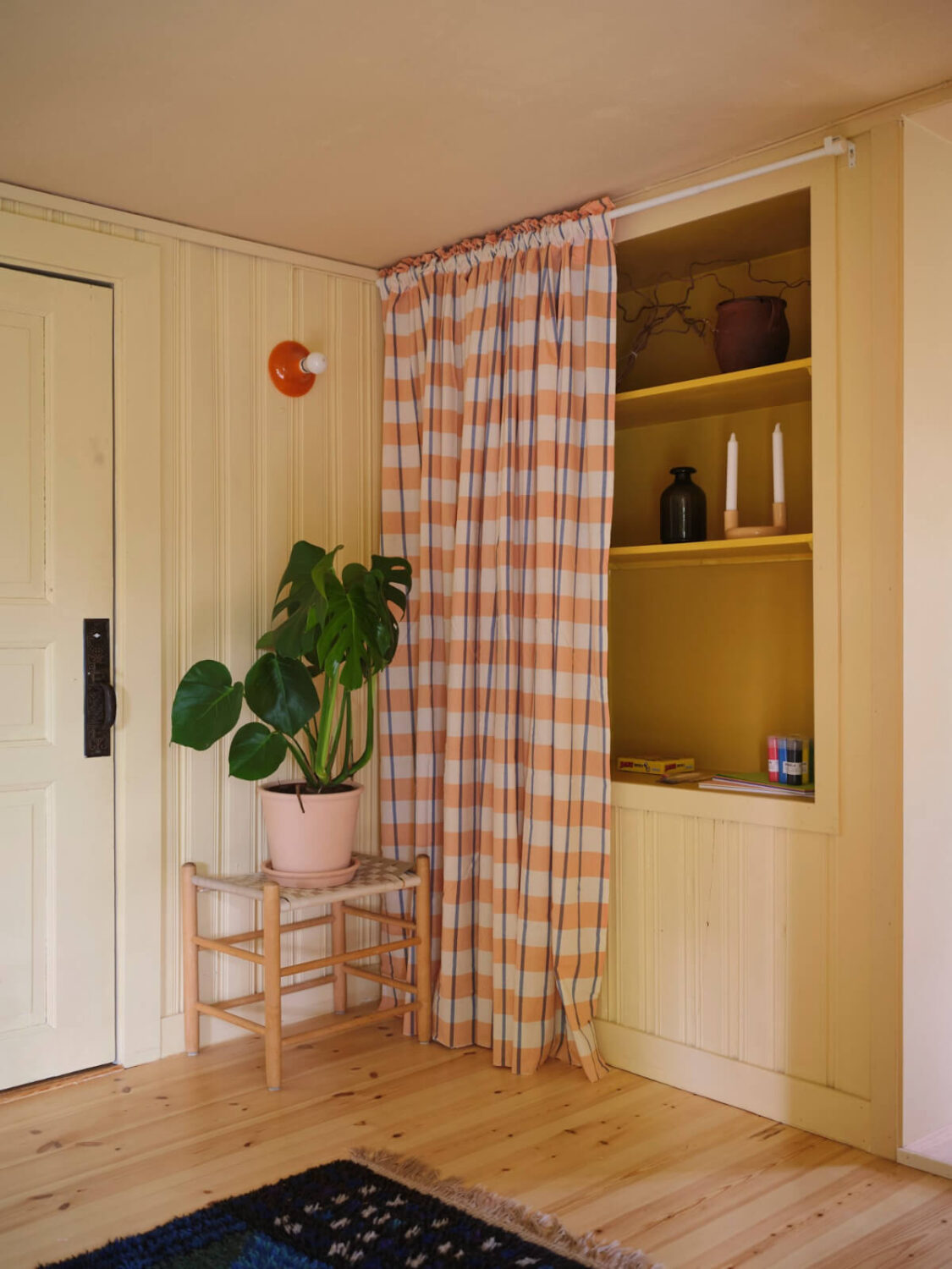 A Charming, Extended 19th-Century Log House in Sweden 15 built-in shelves