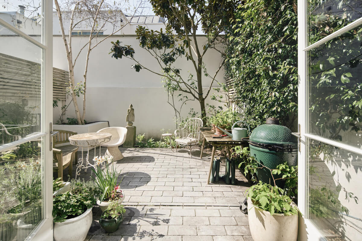 Light-Filled Interiors in a Grand Early Victorian House in Notting Hill 11 city garden