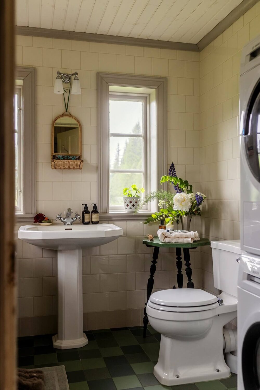 A Beautifully Preserved Historic Country House in Sweden 20 classic bathroom swedish countryhouse