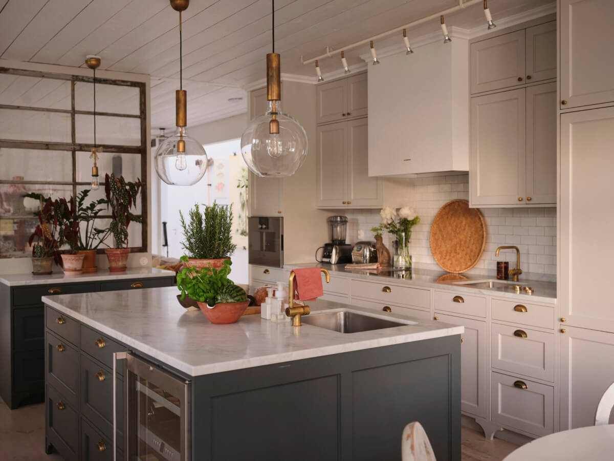 This Extended 19th Century Lakeside House is a Green Oasis in the City 8 c