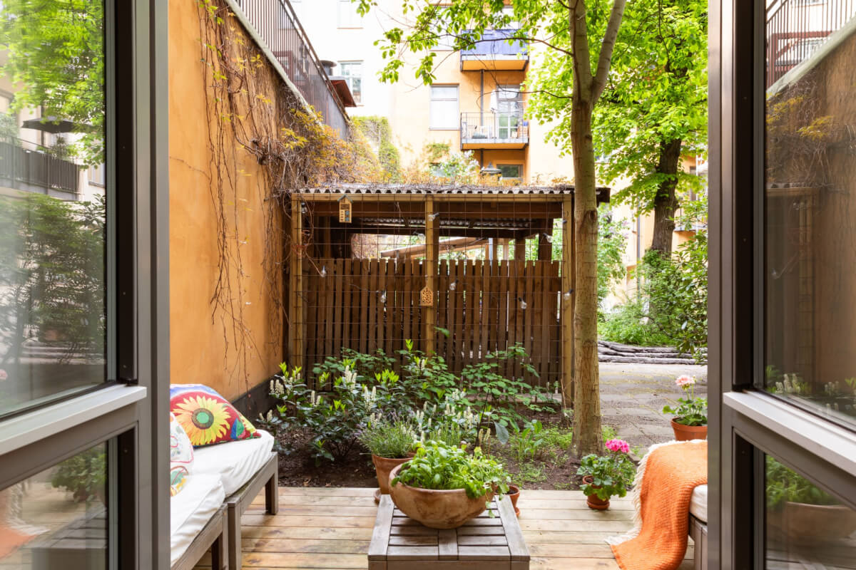 A Classic Late 19th-Century Apartment with a Private Courtyard Terrace 4 courtyard terrace