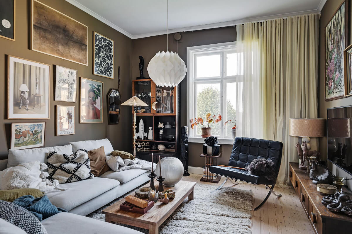 A Dining Room with a Painted Ceiling in an Early 19th Century Apartment 17 cozy earthy-colored sitting room with art