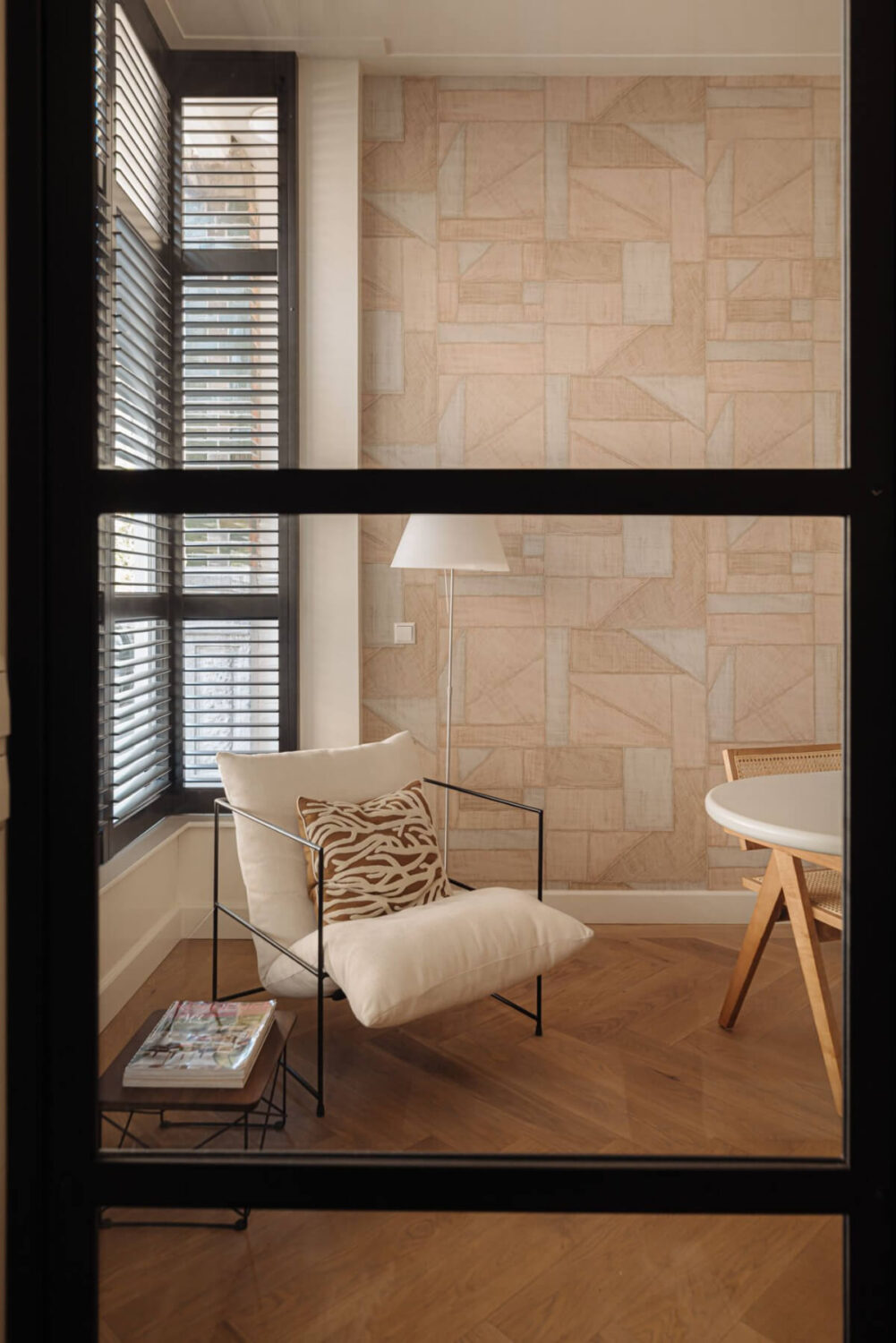 A Ground Floor Duplex Apartment with a Beautiful Modern Garden 14 dining room accent chair