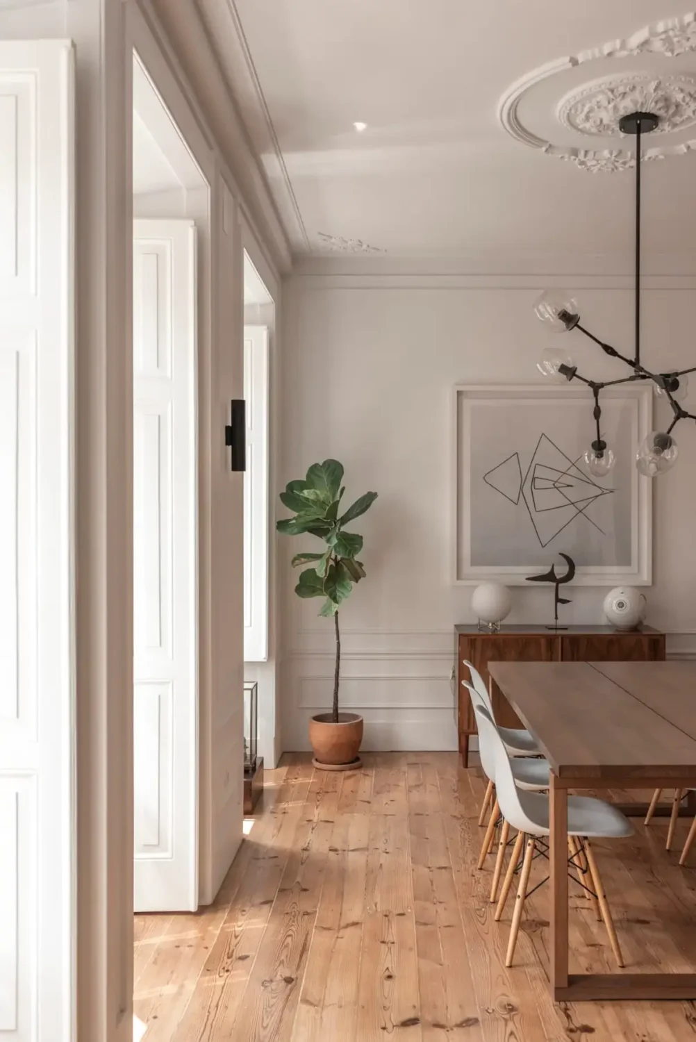 A Light-Filled Duplex Apartment in a Classical Lisbon Building 7 dining room ceiling molding
