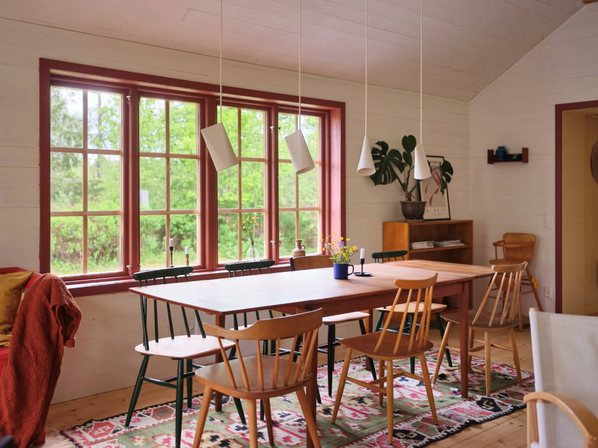 A Charming, Extended 19th-Century Log House in Sweden 8 dining table