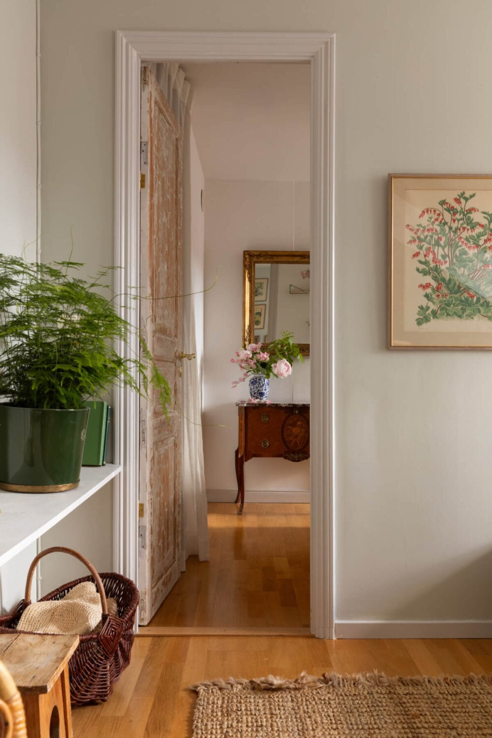 Antiques and Modern Additions in a Cozy Top Floor Duplex Apartment 22 duplex apartment