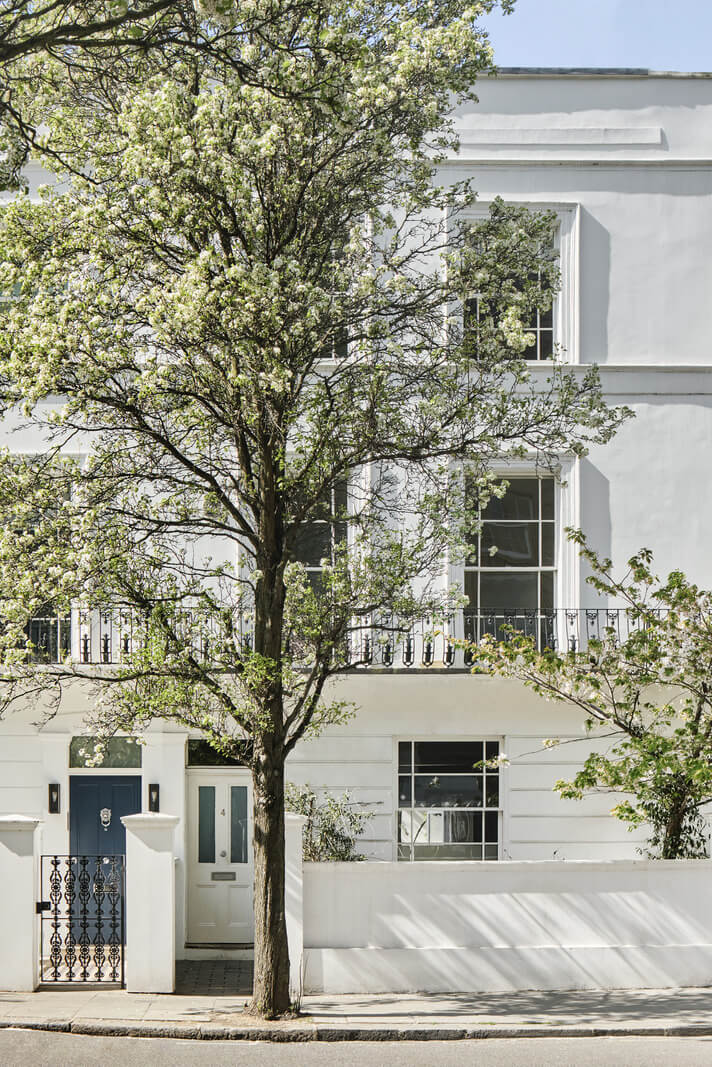 Light-Filled Interiors in a Grand Early Victorian House in Notting Hill 31 facade london home