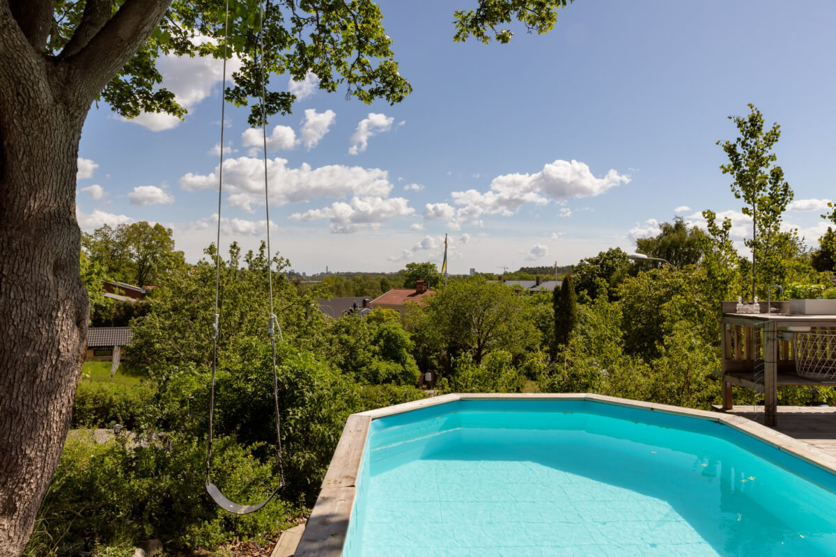 An Idyllic 18th Century Cottage with a Charming Garden 19 garden swimming pool swing