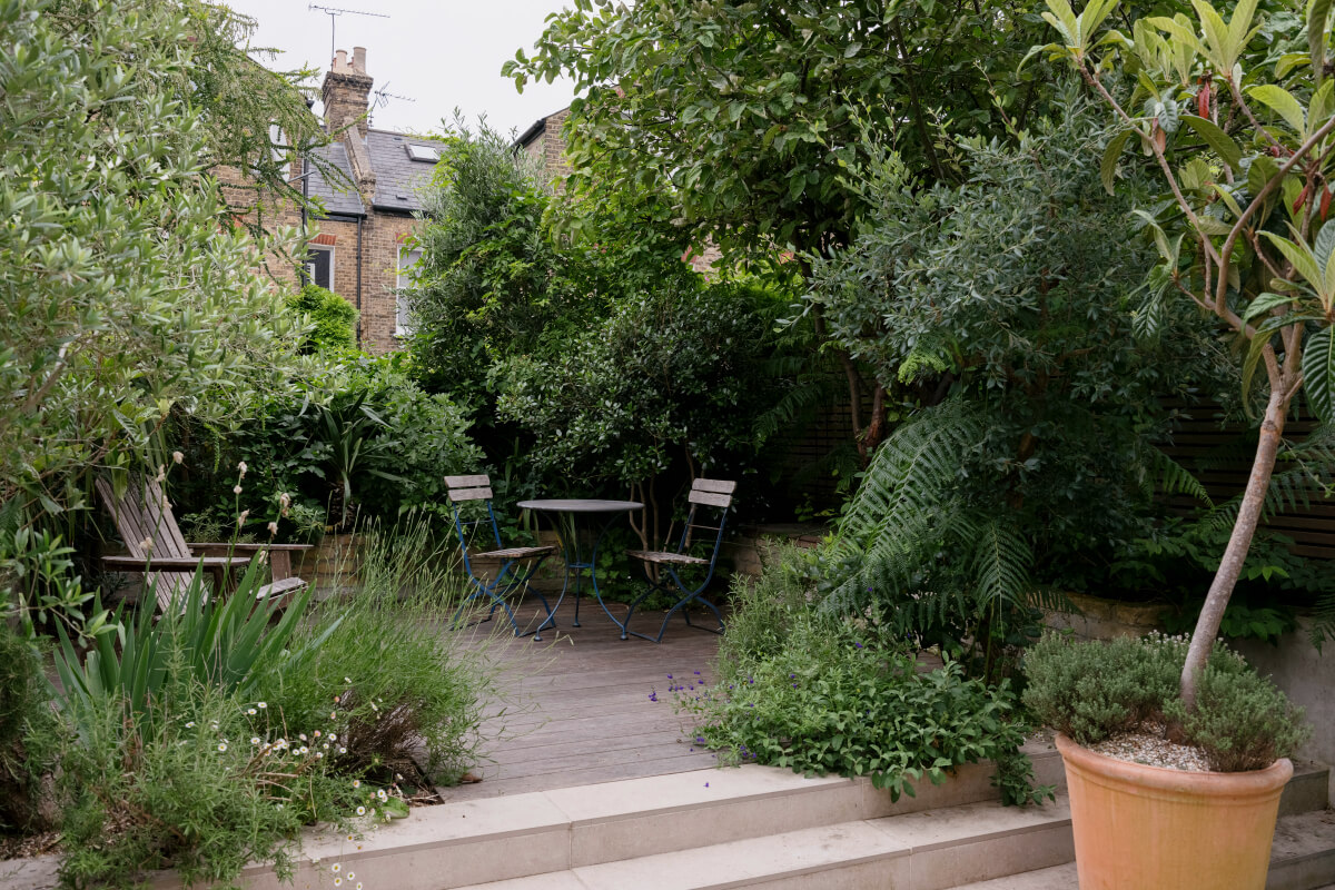 A Victorian Family House with a Tuscan-Inspired Kitchen Extension 14 garden wooden terrace greenry