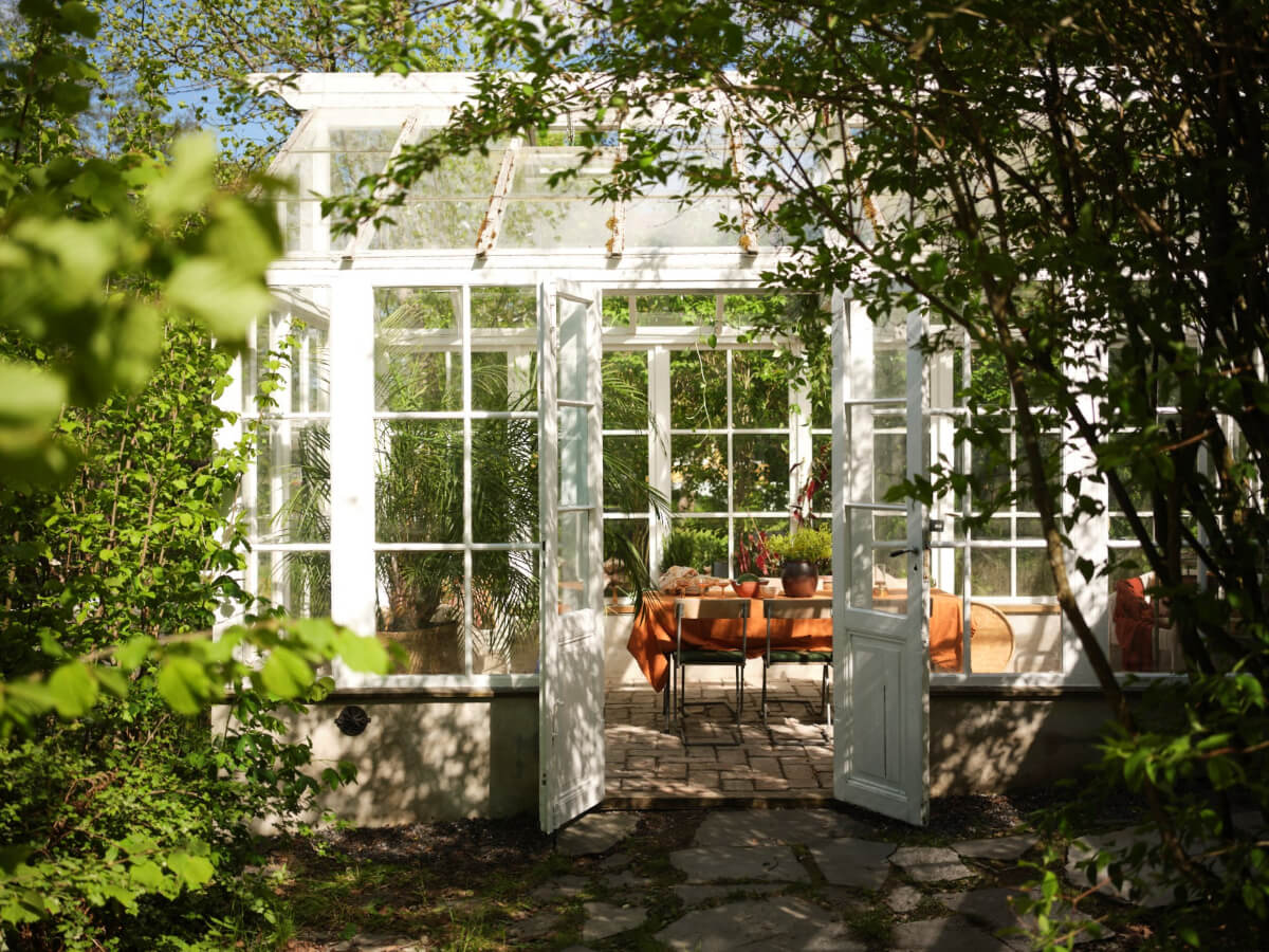This Extended 19th Century Lakeside House is a Green Oasis in the City 41 greenhouse