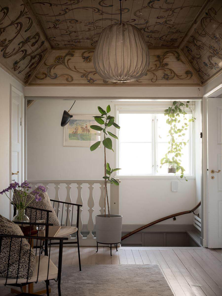 27 Statement Ceiling Ideas That Will Spruce Up Any Room 17 hall decorative painted ceiling