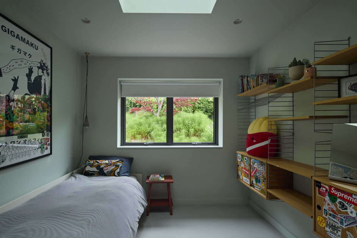 A Modern Bungalow with a Terrazzo Kitchen and Magnificent Views 19 kids bedroom