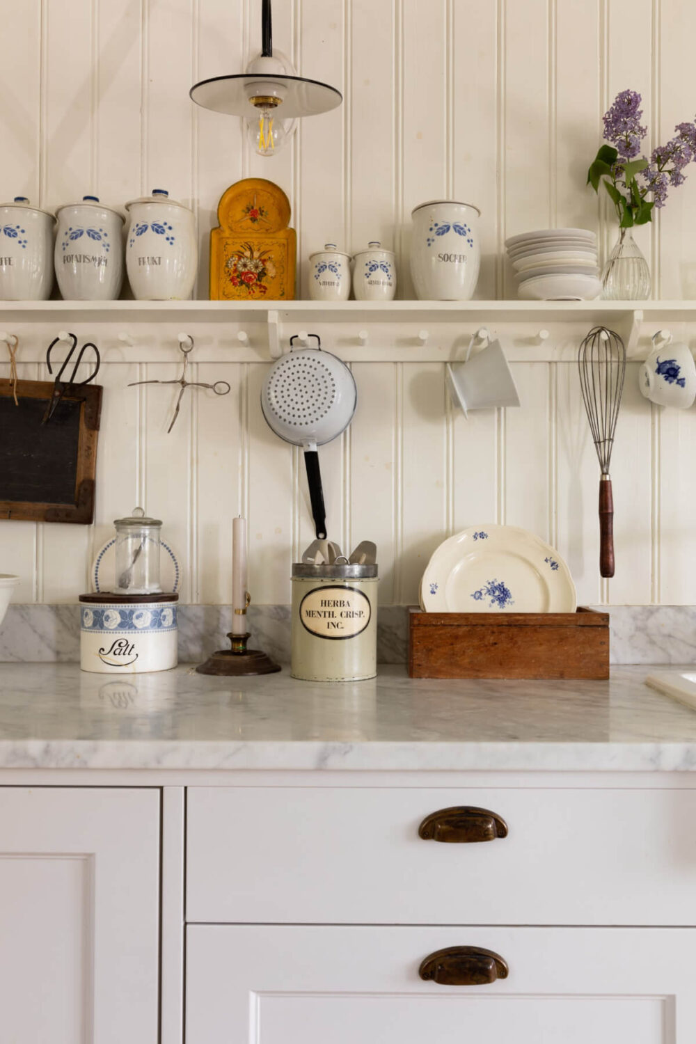 An Idyllic 18th Century Cottage with a Charming Garden 10 kitchen detail