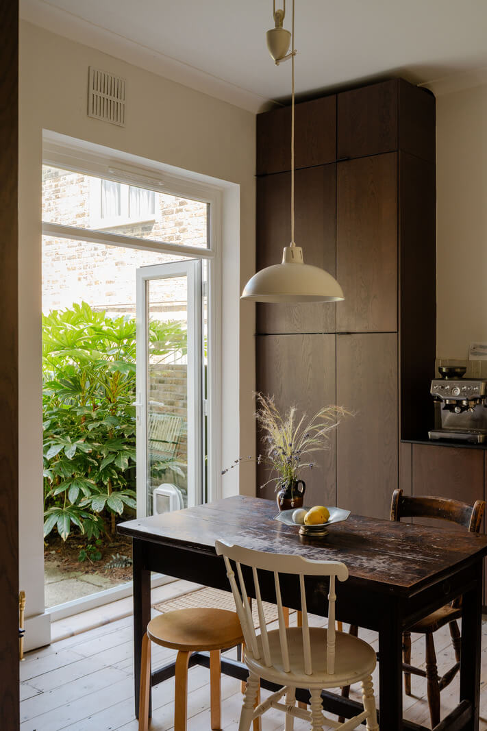 A Bright Ground Floor Apartment with a Beautiful Garden 10 kitchen-table-with-garden-doors