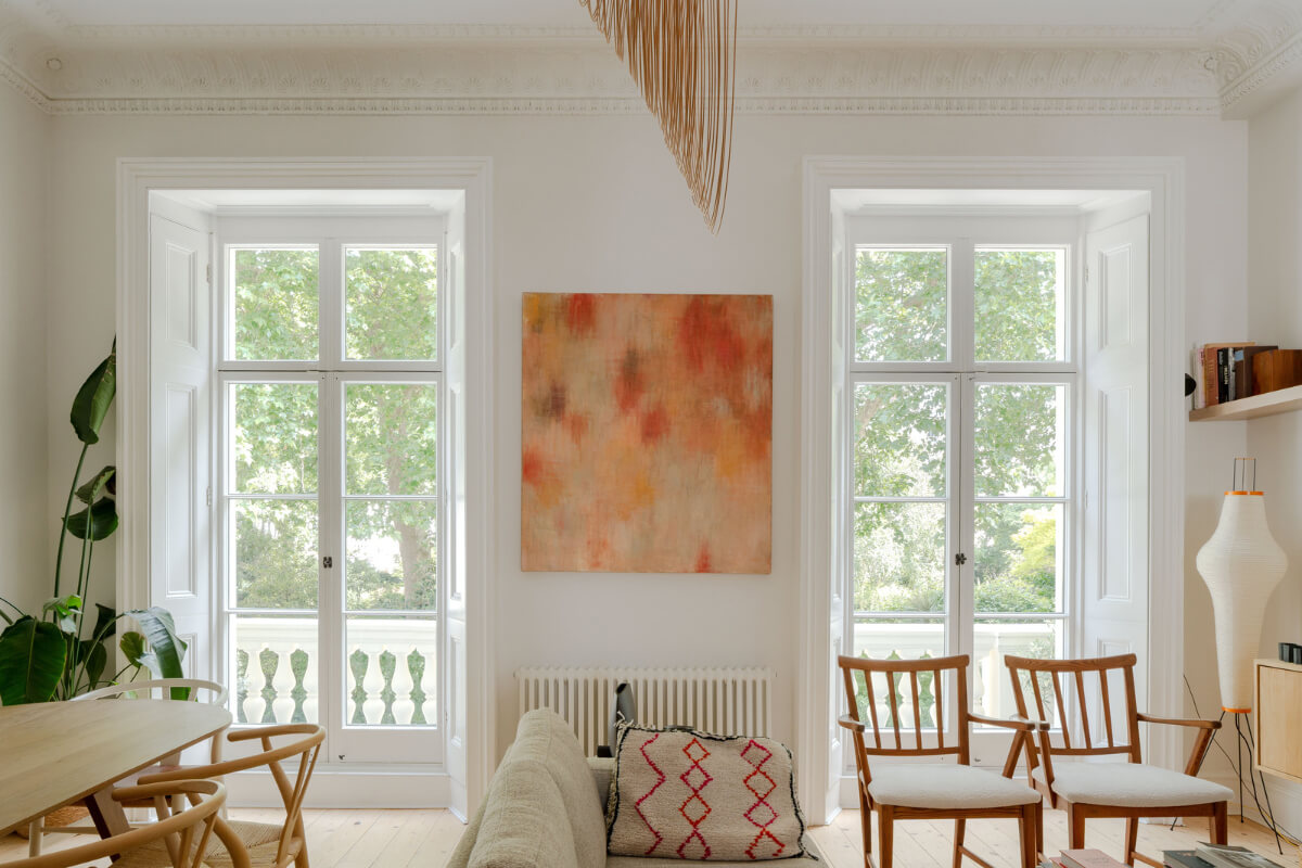 Historic Charm and Modern Design in a Light-Filled Pimlico Apartment 4 light living room with dining table large windows