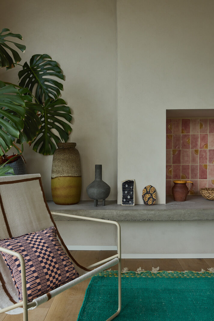 A Modern Bungalow with a Terrazzo Kitchen and Magnificent Views 3 living room detail