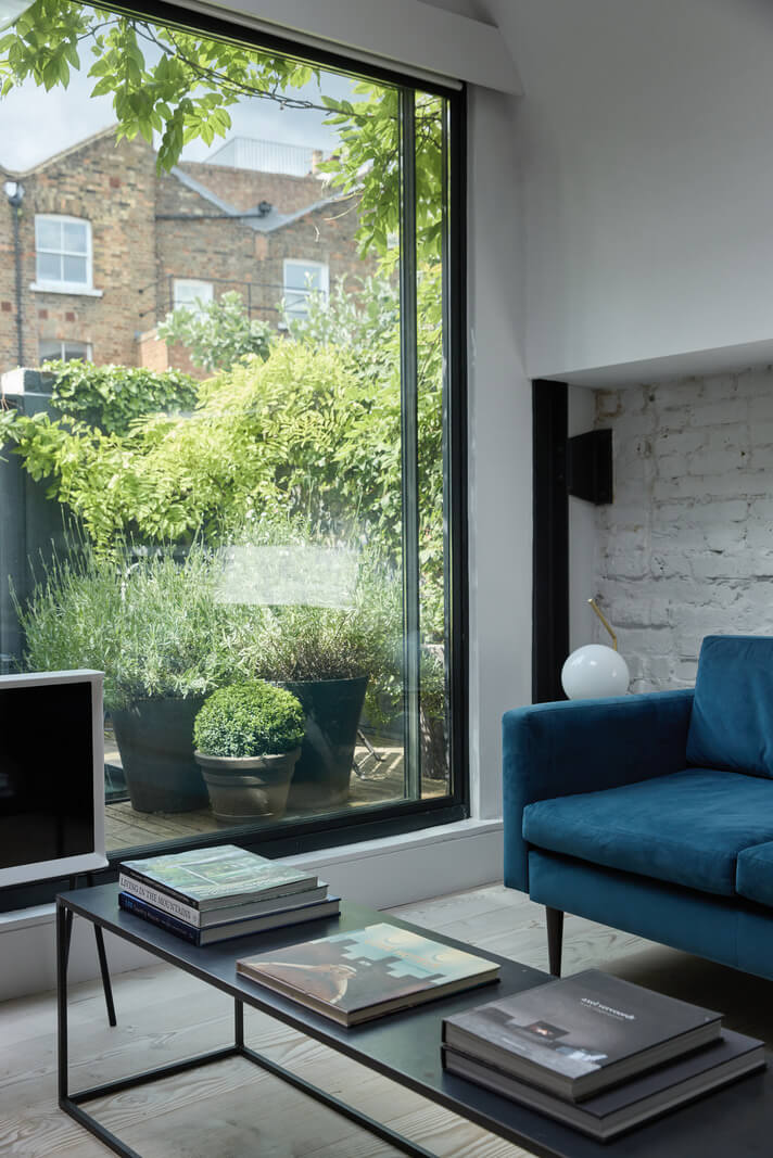 A Black and White Primrose Hill Mews House with a Roof Terrace 6 living room detail
