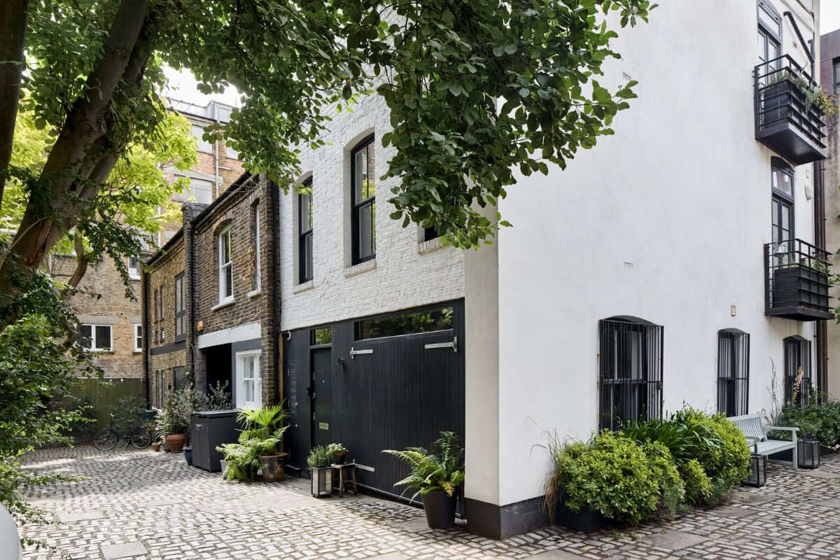 A Black and White Primrose Hill Mews House with a Roof Terrace 31 mews house primrose hill