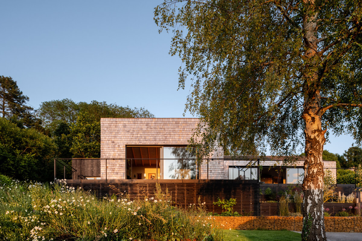 A Modern Bungalow with a Terrazzo Kitchen and Magnificent Views 28 modern house england