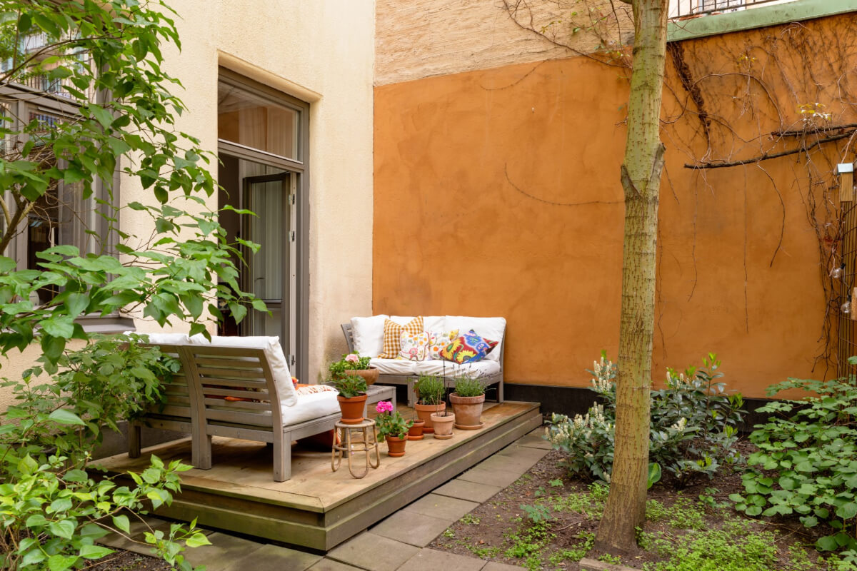A Classic Late 19th-Century Apartment with a Private Courtyard Terrace 5 private terrace