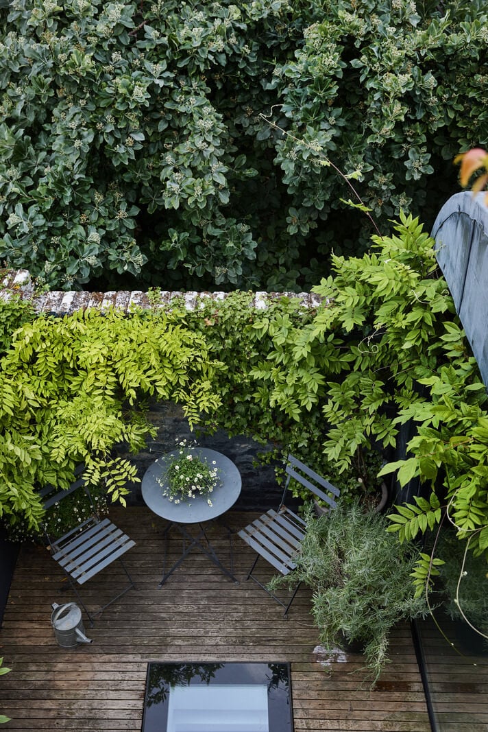 Best of 2025: Balconies and Gardens 46 roof terrace small bistro table