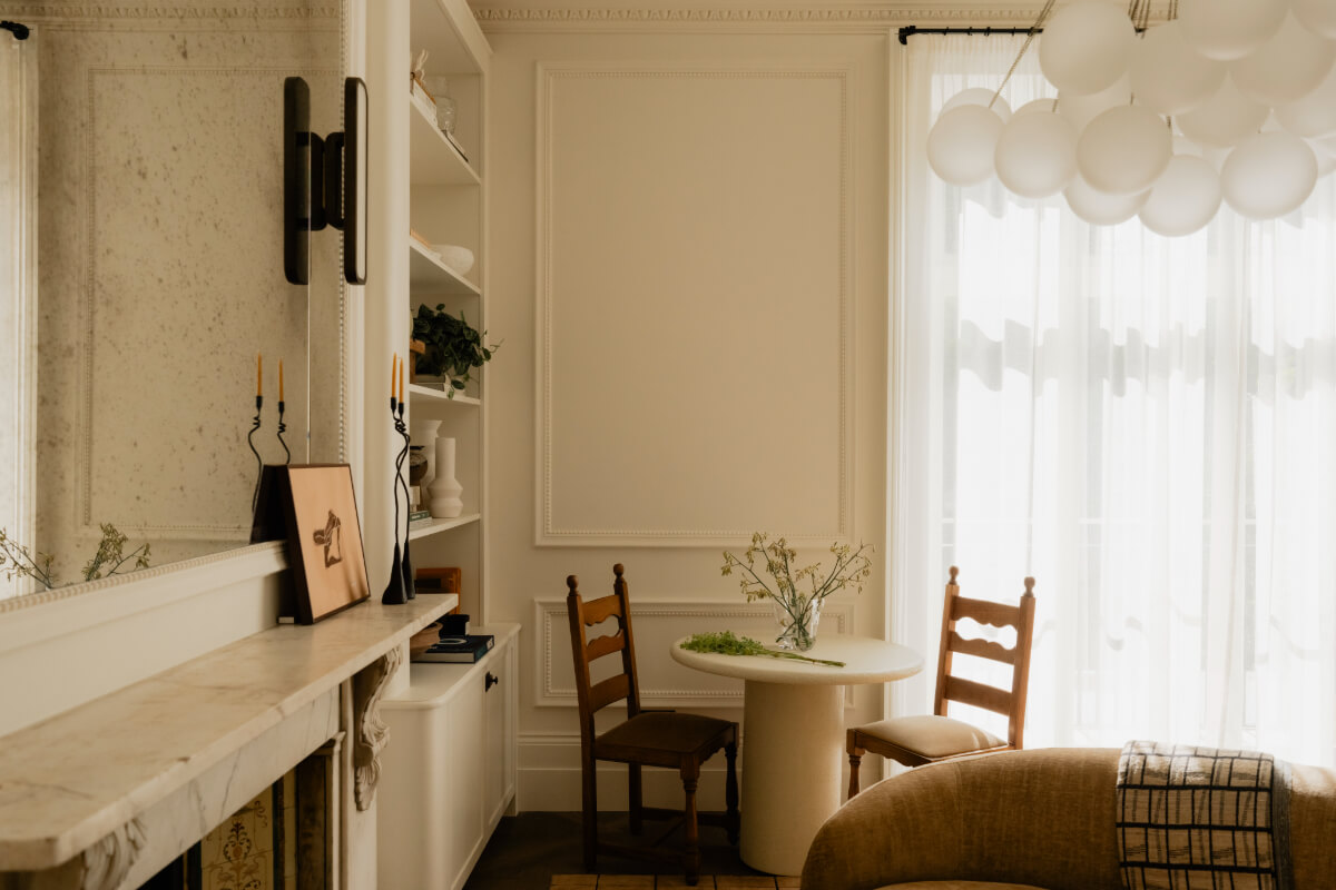 High Ceilings and Bespoke Design in a Stylish London Apartment 7 small round table living room
