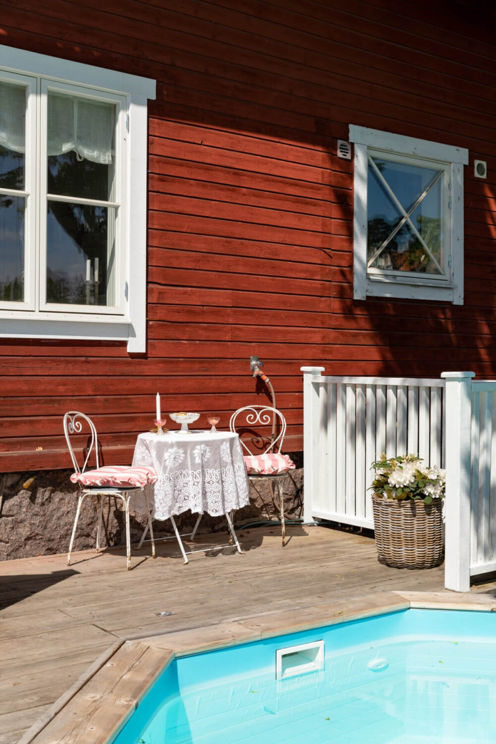 An Idyllic 18th Century Cottage with a Charming Garden 22 small seating area