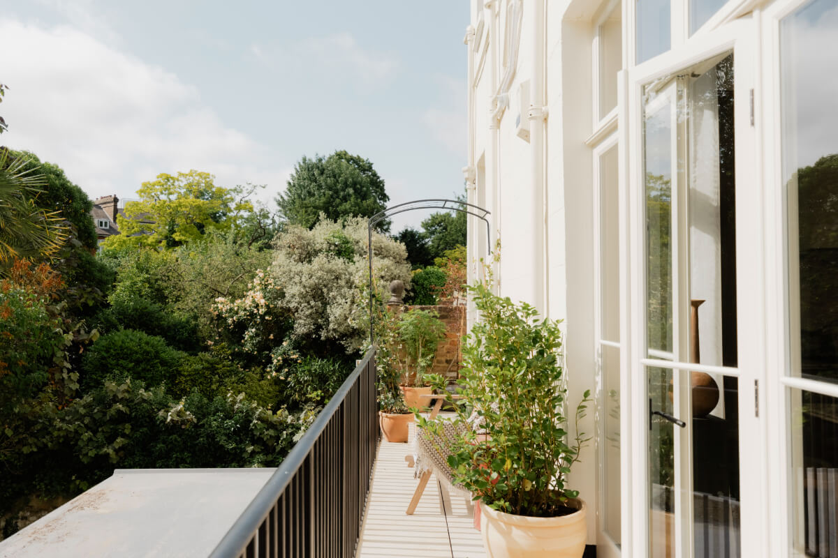 High Ceilings and Bespoke Design in a Stylish London Apartment 17 terrace london apartment