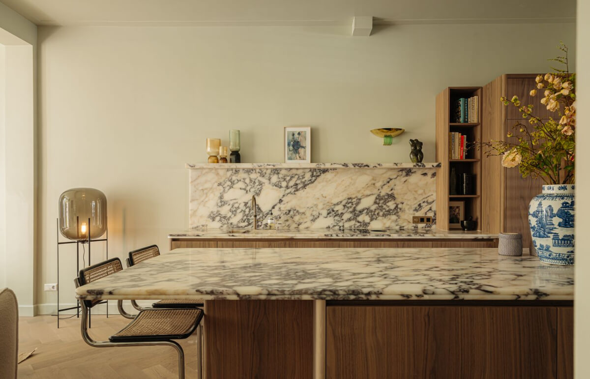 A Ground Floor Duplex Apartment with a Beautiful Modern Garden 10 walnut kitchen calacatta marble countertop