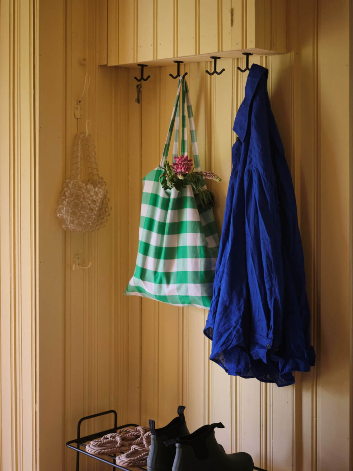 A Charming, Extended 19th-Century Log House in Sweden 16 yellow walls hall