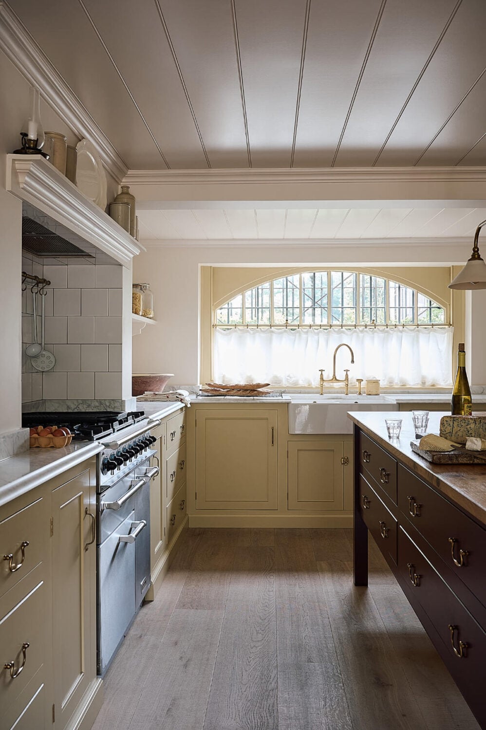 A Timeless Basement deVOL Kitchen in Butter-Yellow and Purple-Brown 1 1.TheClassicEnglishKitchen deVOL LOW RES A Timeless Basement deVOL Kitchen in Butter-Yellow and Purple-Brown