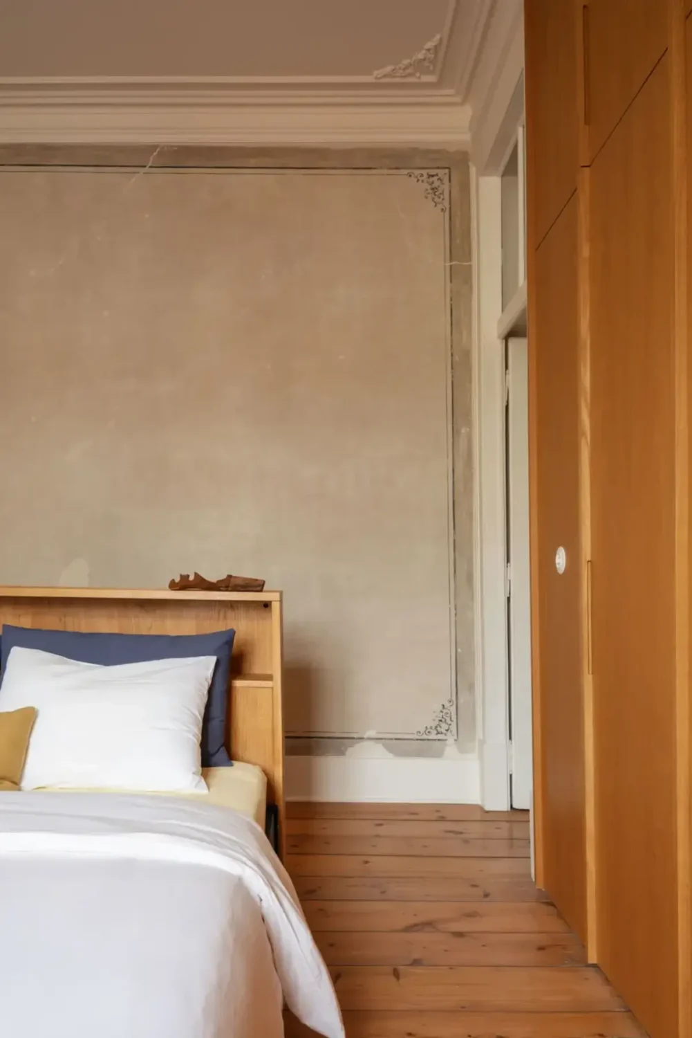 A Thoughtful Apartment Renovation in the Heart of São Bento 17 19 dqcdzu A Thoughtful Apartment Renovation in the Heart of São Bento