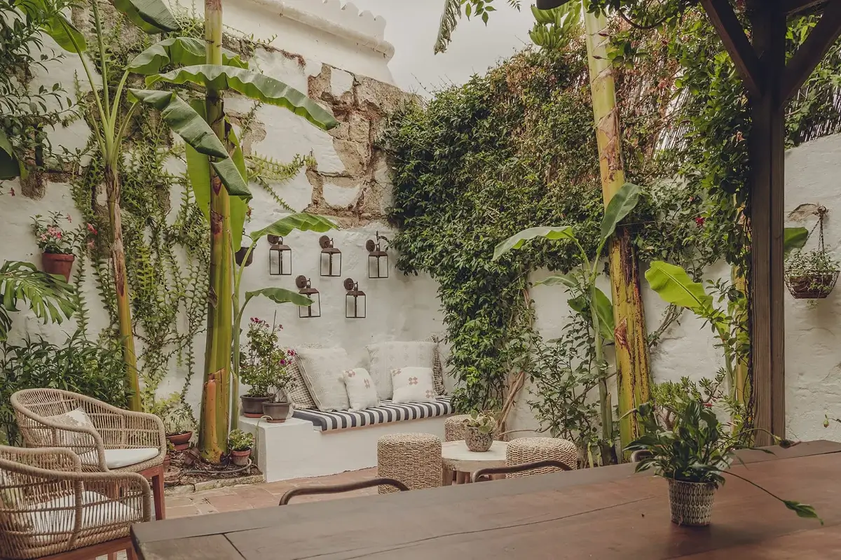 Authentic and Elegant Spaces in a Historic Menorca Townhouse 23 S7 14 twroib Authentic and Elegant Spaces in a Historic Menorca Townhouse
